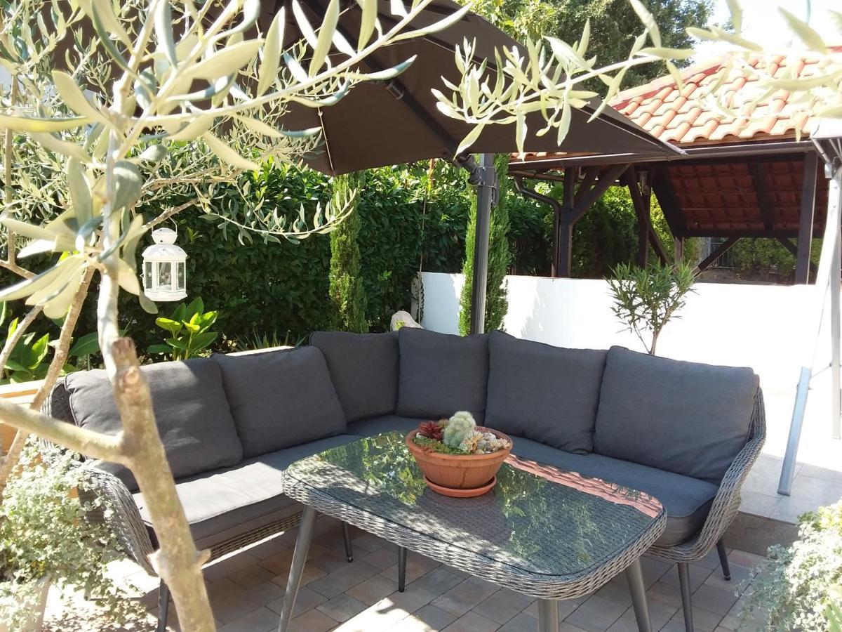 מאלינסקה And Charming Apartment In Vantacici מראה חיצוני תמונה