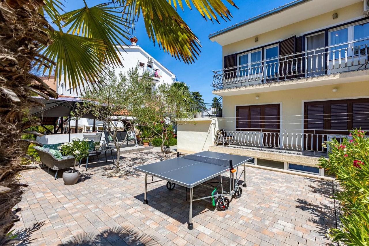 מאלינסקה And Charming Apartment In Vantacici מראה חיצוני תמונה