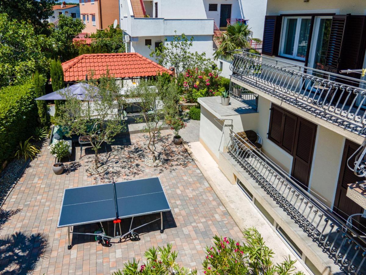 מאלינסקה And Charming Apartment In Vantacici מראה חיצוני תמונה